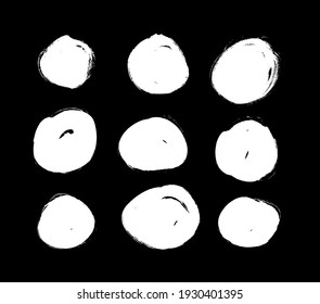 Círculo de grunge de ilustración de arte vectorial. Conjunto de objetos de pintura dibujados a mano para el diseño. Dibujo abstracto de pincel