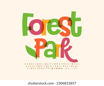 Señal artística vectorial Parque Forestal con hoja decorativa. Fuente de color de agua brillante. Conjunto creativo de letras, números y símbolos de alfabetos divertidos