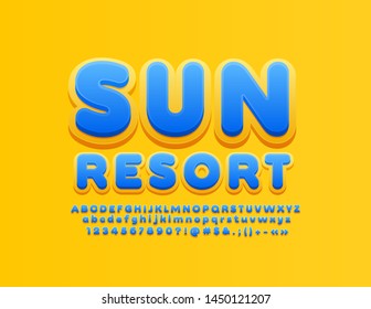 Banner de luz vectorial Sun Resort. Moderna fuente amarilla y azul. Conjunto de letras, números y símbolos decorativos