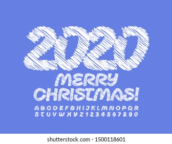 Vector tarjeta de saludo brillante Feliz Navidad 2020! Fuente en mayúsculas en blanco.  Esbozar letras y números alfabetos