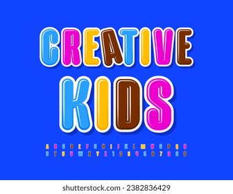 Vektorhelles Schild Kreative Kinder. Farbenfrohe Schriftart in Großbuchstaben. Alphabet-Alphabet-Letters- und Nummernset im sonnigen Stil