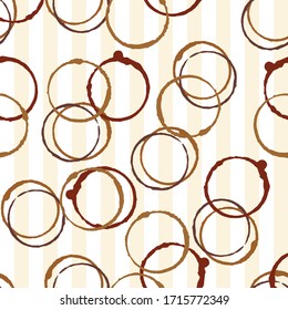 Vector brown and beige coffee cup stains seamless pattern on beige background. Tea ring stamps Illustration. Splashes of cups, mugs and drops. Print for menu, cafe, restaurant, wallpaper, gift paper.