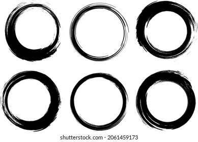 Círculos de pincel de vectores. Establece un círculo abstracto negro. Marco. Logotipo, ilustración vectorial del elemento de diseño de etiquetas. Grunge textura.