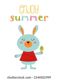 Vektorkarte mit süßem Hasen und genießen Sie die Sommerschrift, Poster im Cartoon-Stil, lustiges Kaninchen mit Eis einzeln auf weißem Hintergrund