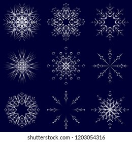 Colección vectorial de copos artísticos de nieve abstracta de cristal aislados en el fondo como grupo de decoración o colección de diciembre de invierno. Hielo o escarcha hermosa silueta de ornamento estrella o arte de temporada