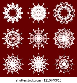 Vektorgrafik von künstlerischen, eisigen abstrakten Kristallschneeflocken einzeln auf dem Hintergrund als Winterdekorationsgruppe oder Kollektion. Eis oder Frost Schöne Sternschmuck-Silhouette oder Saisonkunst