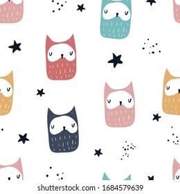 Vector color hand-drawn seamless repeating childish pattern with cute owls and stars in Scandinavian style on a white background. Seamless kids scandy pattern. Cute animals. Owls pattern
