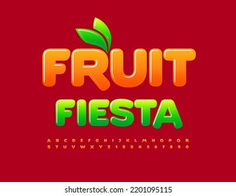 Vektorfarbiges Emblem Fruit Fiesta.  Orangefarbene glänzende Schrift. Süße Alphabet-Buchstaben, Zahlen und Symbole