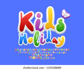 Fuente de color vectorial con texto Niños vacaciones. Letras, números y símbolos de alfabeto escritos a mano