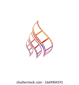 Combinación vectorial de la película y la llama con la graduación de color. Muy adecuado para los estudios de marca y compañía cinematográfica. 