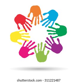 Concepto vectorial o espiral de círculo conceptual de las impresiones coloridas hechas a mano por niños aislados en fondo blanco para pintura, huella de mano, símbolo, personas, identidad, juntos, amistad, juego, diseños divertidos