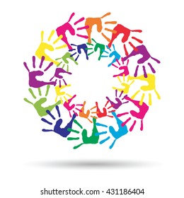 Concepto vectorial o espiral de círculo conceptual de las impresiones coloridas hechas a mano por niños aislados en fondo blanco para pintura, huella de mano, símbolo, personas, identidad, juntos, amistad, juego, diseños divertidos