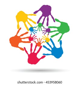 Concepto vectorial o espiral de círculo conceptual de las impresiones coloridas hechas a mano por niños aislados en fondo blanco para pintura, huella de mano, símbolo, personas, identidad, juntos, amistad, juego, diseños divertidos