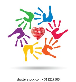 Concepto vectorial o símbolo conceptual de corazón rojo con la mano humana infantil imprime círculo espiral aislado en fondo blanco, metáfora al amor, cuidado, amistad, feliz, familia, protección, romántico o seguridad