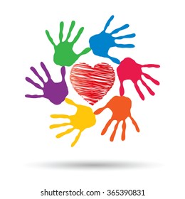 Concepto vectorial o símbolo conceptual de corazón rojo con la mano humana infantil imprime círculo espiral aislado en fondo blanco, metáfora al amor, cuidado, amistad, feliz, familia, protección, romántico o seguridad