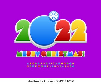 Vector tarjeta de felicitación creativa Feliz Navidad 2022! Coloridas letras y números de alfabeto abstractos. Fuente única brillante