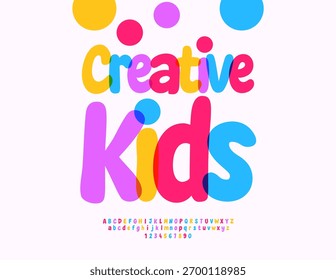 Vector Lindo Anuncio Creativo Niños. Fuente colorida de lujo. Conjunto de letras y números de alfabeto de niños lindos brillantes.