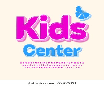 Centro de niños con emblema vectorial lindo. Fuente 3D Creativa Rosa. Letras y números de alfabeto luminosos.