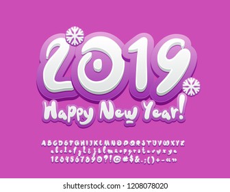 Vector lindo Tarjeta de felicitación Feliz Año Nuevo 2019 para los niños. Gracioso tipo de letra manuscrita. Letras violentas de alfabeto, símbolos y números.