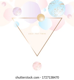 Plantilla de diseño de vectores para medios sociales, banner, tarjeta, portada, afiche. Manchas redondas de color pastel dibujadas a mano, bolas con una textura dorada y marco triangular dorado sobre un fondo blanco. 
