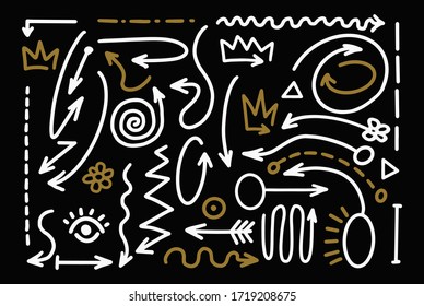 Flecha de doodle vectorial, esbozar línea dibujada a mano. Establecer icono gráfico. Lápiz, contorno de la pluma. Dibujo de dirección curva diseño de tiza blanca elemento sobre fondo negro. Flor, corona, ojo, forma circular, arte simple