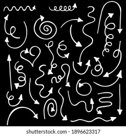 Flechas de doodle vectoriales, flechas blancas dibujadas a mano sobre fondo negro