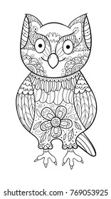 Vector doodle owl illustration. Hand drawnd owl pattern. Scrapbook element. Black and white bird.