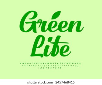 Vector eco concepto Green Life. Hermosa fuente caligráfica. Letras y números del alfabeto de moda.