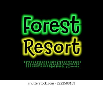 Emblema ecológico Vector Forest Resort. Fuente verde brillante. Letras y números de los alfabetos neones