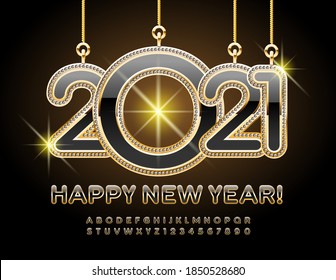 Tarjeta de bienvenida de élite vectora Feliz Año Nuevo 2021 con juguetes ornamentados con diamantes. Fuente brillante de color negro y oro. Conjunto de letras y números de alfabeto chic