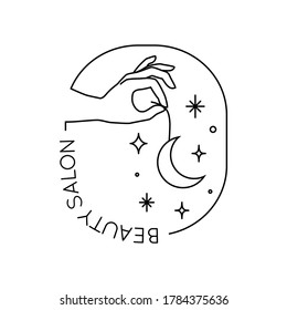 Emblema vectorial con la mano hembra sosteniendo la luna y estrellas en un estilo lineal minimalista moderno. Logo o icono para salón de belleza, manicura, uñas, tienda de belleza.