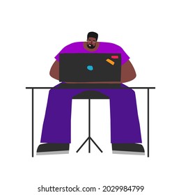 Vektorflache einzelne Illustration. Afrikanischer Amerikaner sitzt am Desktop und arbeitet auf Laptop im Internet. Lebensstil des Freiberuflers. Guy ist harter Arbeiter, er ist Profi-Game-Designer und Entwickler