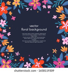Marco floral vectorial.Ilustración universal con hojas dibujadas a mano, flores y plantas con lugar para texto.Plantilla decorativa de tarjeta de saludo, invitación a la boda, afiche de vacaciones, folleto, diseño de portada