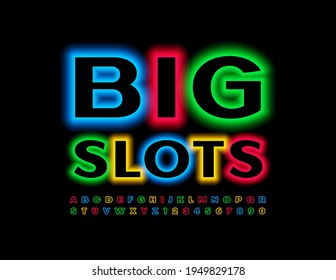 Emblema de juego vectorial Grandes Tragamonedas. Colorida fuente Neon. Letras y números de alfabeto brillantes