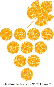 Vectores de uvas doradas portan un icono de mosaico. El racimo de uvas está aislado en un fondo blanco. Collage de objetos dorados basado en el icono del racimo de uvas. La imagen icónica de las uvas mosaicas se hace con objetos amarillos.