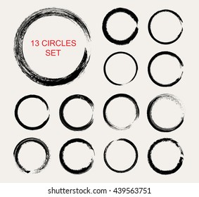 Vector grunge circles. Grunge round shapes.