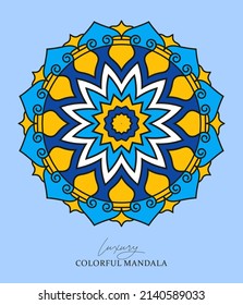 Doodle mandala dibujado a mano con vectores con corazones. Mandala étnica con adorno colorido. Colores brillantes. Aislado. Ilustración en estilo doodle.