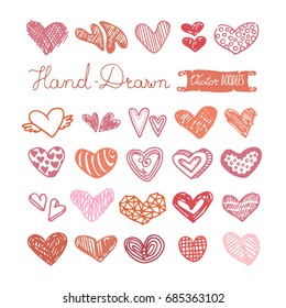 Doodles dibujados a mano por vectores - Corazones