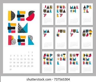 Vector desenhado à mão esboço colorido calendário de texto 2018. A semana começa a partir de domingo.