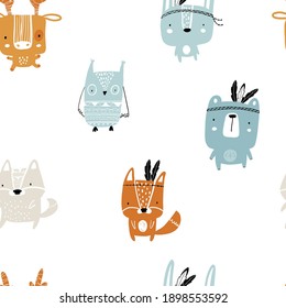 Vector hand-drawn seamless repeating color childish pattern with forest animals in Scandinavian style on a white background. Scandinavian pattern with animals. Children's print.

