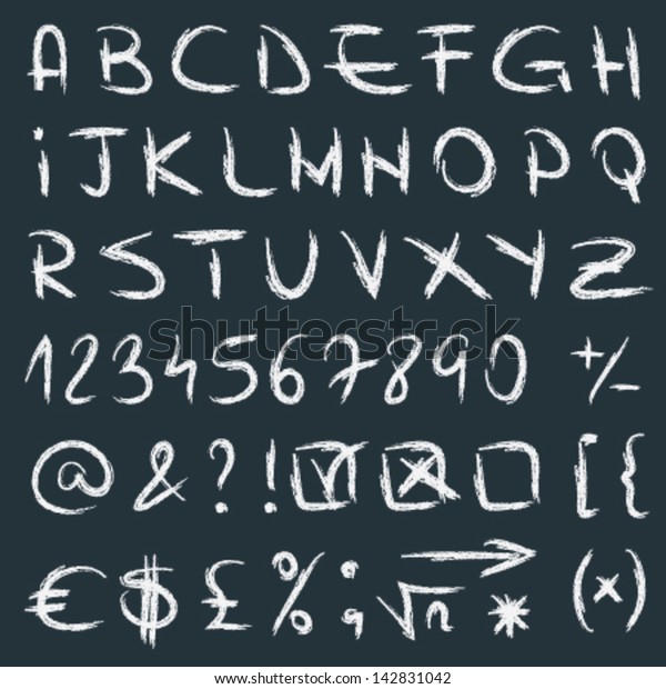 文字の数字と記号を含むベクター手書きのアルファベット 手書きの手紙 黒板にアルファベットの書をスケッチする のベクター画像素材 ロイヤリティフリー