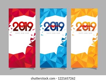 Pancarta de Año Nuevo 2019 / afiche / bunting. Diseño de dispersión triangular de texto en color