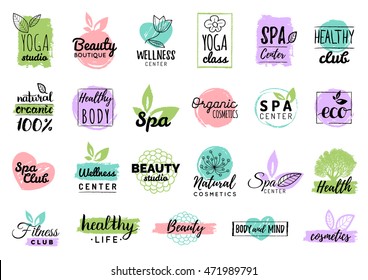 Logos oder Etiketten für Vektorpflege und Schönheitspflege. Spa, Yoga-Zentren Abzeichen. Wellness Schilder. Handgezeichnete Etiketten und Elemente für organische Kosmetika, Naturprodukte.