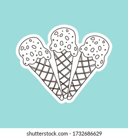 Conos de helados vectores aislados en fondo azul. Estilo Doodle. Elementos de diseño de alimentos.