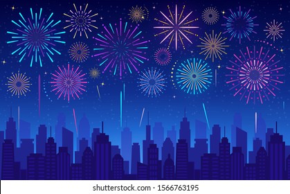 Imagen vectorial de coloridos fuegos artificiales festivos en el cielo oscuro de la tarde. Antecedentes de la celebración de vacaciones de invierno, Navidad, Año Nuevo, Día de la Independencia, Carnaval, cumpleaños. Luz brillante sobre la ciudad. 