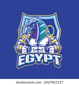 Cuervo de ilustración vectorial con traje tradicional egipcio que lleva símbolos egipcios con el texto de EGIPTO Esport logo