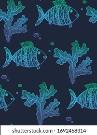 Ilustración vectorial con algas degradadas dibujadas a mano y peces sobre fondo azul oscuro. Patrón marino sin soldadura con algas, peces y burbujas