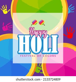 Imagen vectorial del saludo de Happy Holi, texto escrito en hindi significa Festival de Colores de Holi, elementos del festival con fondo colorido 