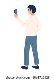 ilustración vectorial aislada en fondo blanco. Hombre tomando fotos por celular. Hombre mirando la pantalla del teléfono, filmando video. Adolescente hablando con un amigo usando videollamadas, tomando fotos para recuerdos