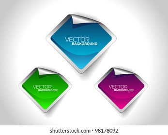 Vektorgrafik des Etiketts oder Aufklebers in blau, magenta und grün, einzeln auf weiß. Verwenden Sie als Tag, Symbol und Schaltfläche.